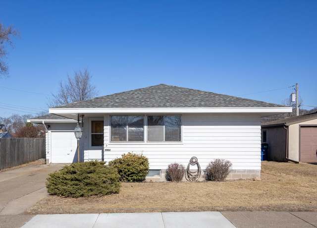 Property at 1115 Pierce St, Onalaska, WI 54650, 3 beds, 1.5 baths