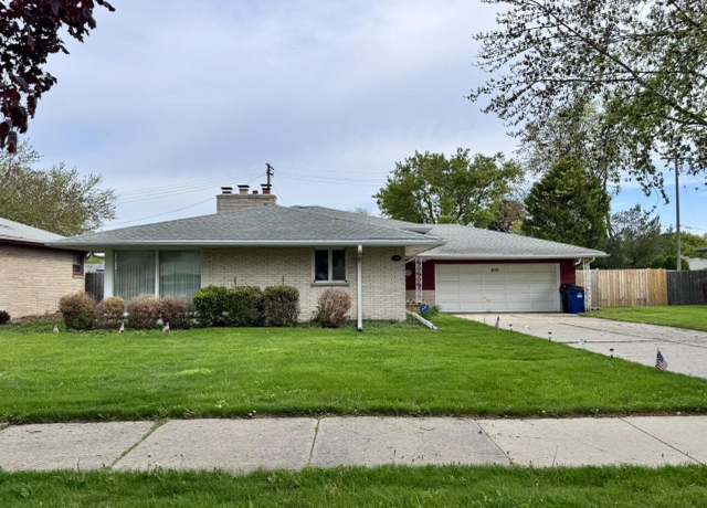 Property at 620 North St, Racine, WI 53402, 3 beds, 2.5 baths