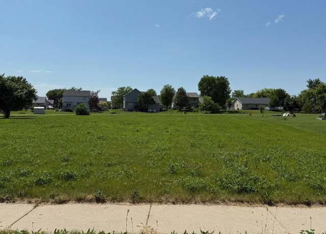 Property at 114 Autumn Dr, Delavan, WI 53115