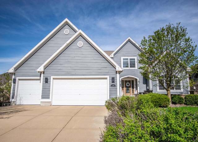 Property at 2704 Kettle Rdg, West Bend, WI 53090, 5 beds, 3 baths