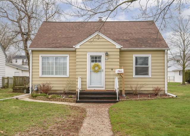Property at 809 S 113th St, West Allis, WI 53214, 3 beds, 1 bath