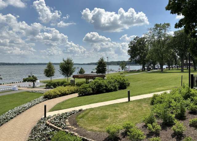Property at 2400 E Geneva St #1812, Delavan, WI 53115, 1 bed, 1 bath