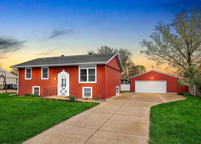 Property at 3115 Robin Hood Dr, La Crosse, WI 54601, 4 beds, 2 baths