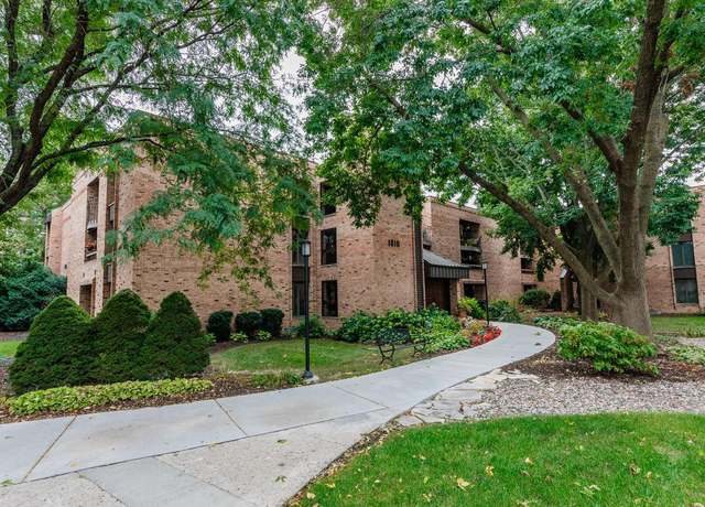 Property at 1818 E Shorewood Blvd #101, Shorewood, WI 53211, 2 beds, 2 baths