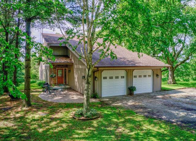 Property at W2845 Johnson Ln, Neosho, WI 53059, 3 beds, 2.5 baths