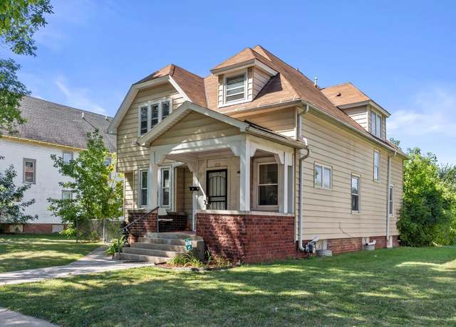 Property at 2651 N Palmer St, Milwaukee, WI 53212, 5 beds, 2 baths