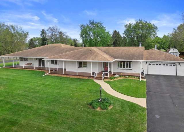 Property at 4531 Tabor Rd, Racine, WI 53402, 4 beds, 4.5 baths