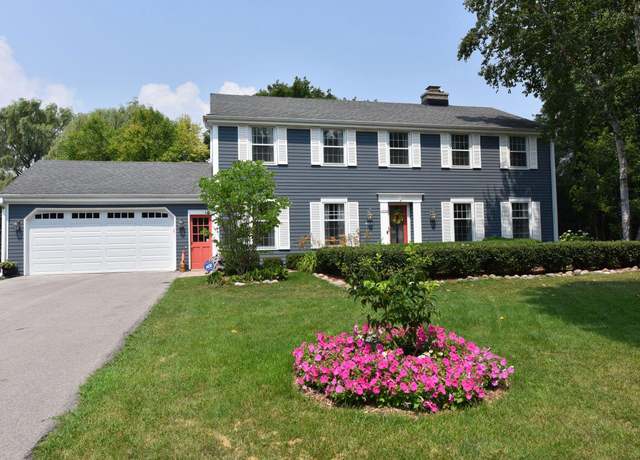 Property at 10339 N Versailles Ct, Mequon, WI 53092, 4 beds, 2.5 baths
