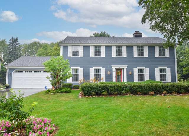 Property at 10339 N Versailles Ct, Mequon, WI 53092, 4 beds, 2.5 baths