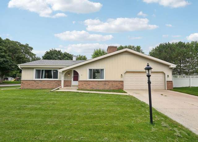 Property at 2735 Coventry Ln, Waukesha, WI 53188, 3 beds, 2.5 baths