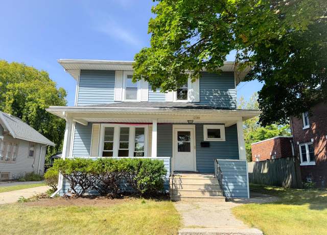 Property at 1504 New York Ave, Manitowoc, WI 54220, 3 beds, 1 bath