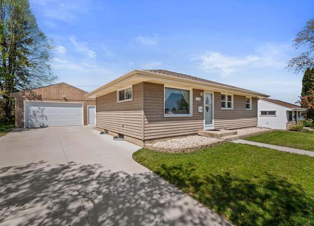 Property at 308 Beech St, Grafton, WI 53024, 3 beds, 1 bath