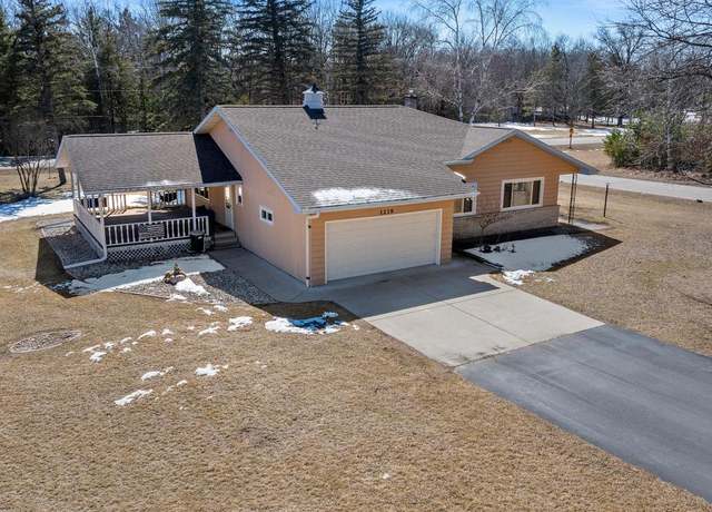 Property at 1219 1st Ave, Crivitz, WI 54114, 3 beds, 1.5 baths