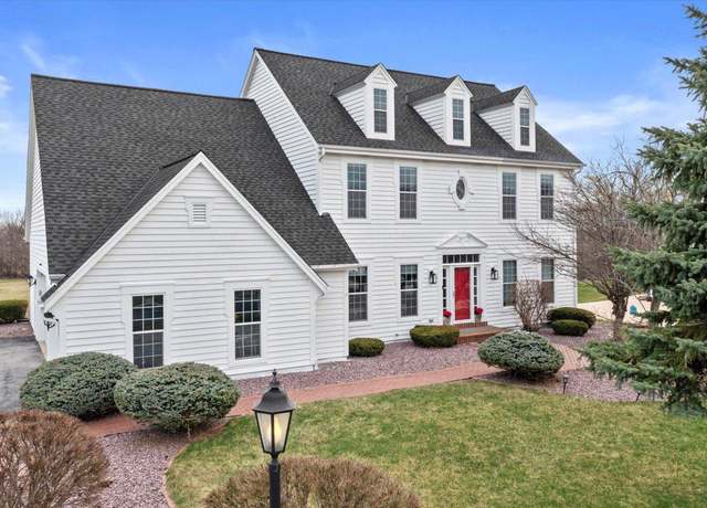 Property at W162N4914 Graysland Dr, Menomonee Falls, WI 53051, 3 beds, 3.5 baths