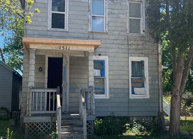 Property at 1511 Lincoln St, Racine, WI 53402, 4 beds, 2 baths