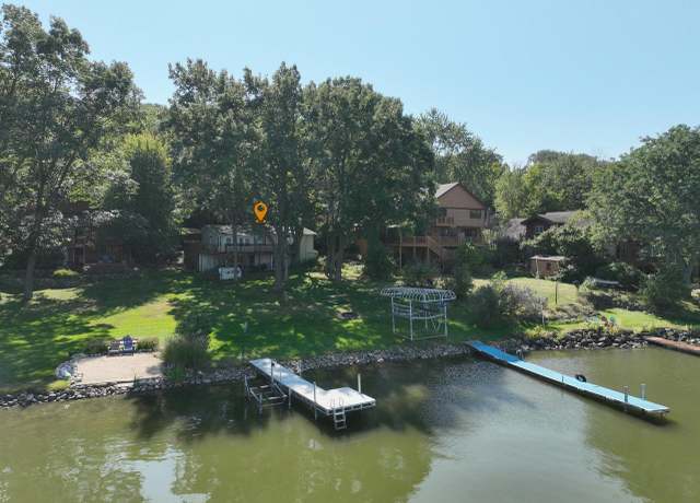Property at N7049 Oakwood Rd, Whitewater, WI 53190, 3 beds, 2 baths
