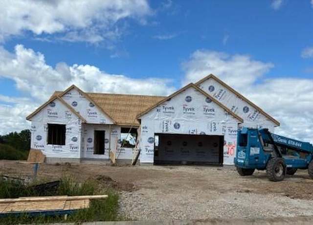 Property at W251N2413 Valleyview Cir, Pewaukee, WI 53072, 3 beds, 2 baths