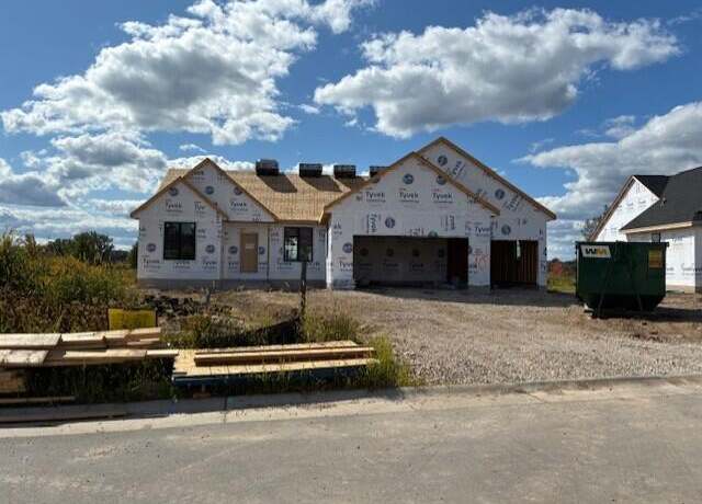 Property at W251N2413 Valleyview Cir, Pewaukee, WI 53072, 3 beds, 2 baths
