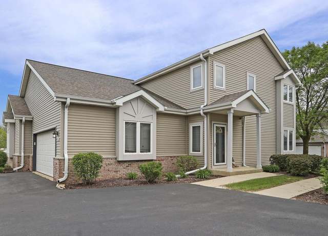 Property at 4669 S Forest Point Blvd, New Berlin, WI 53151, 3 beds, 2.5 baths