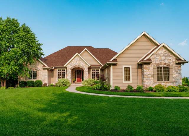 Property at 842 Stepping Stone Way, Pewaukee, WI 53072, 6 beds, 3.5 baths