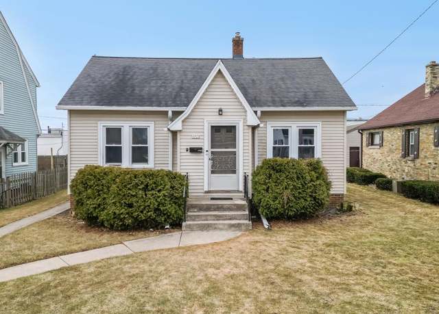 Property at 1723 Arizona Ave, Sheboygan, WI 53081, 2 beds, 1 bath