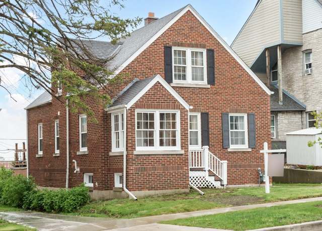 Property at 215 N 7th Ave, West Bend, WI 53095, 3 beds, 1.5 baths