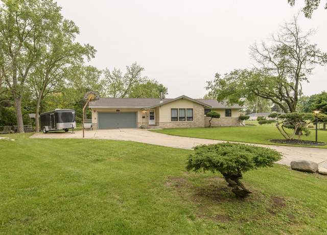 Property at N10W23564 Robinhood Ct, Waukesha, WI 53188, 4 beds, 2 baths