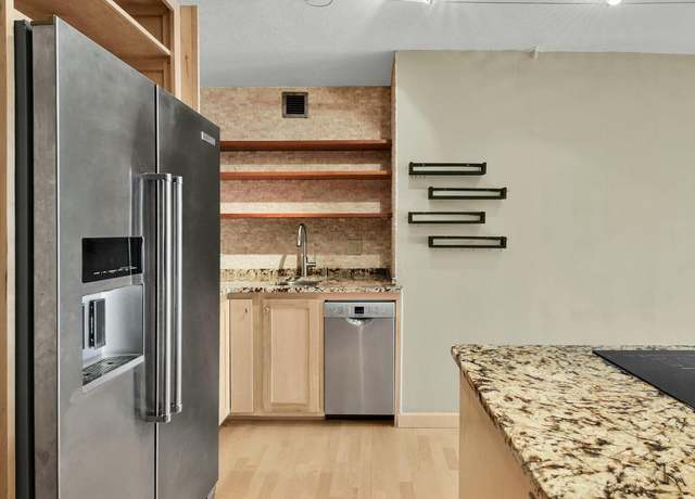 Property at 929 N Astor St #503, Milwaukee, WI 53202, 1 bed, 1 bath