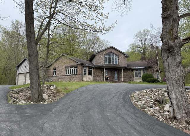 Property at 4228 County Hwy W, Valders, WI 54245, 3 beds, 3.5 baths