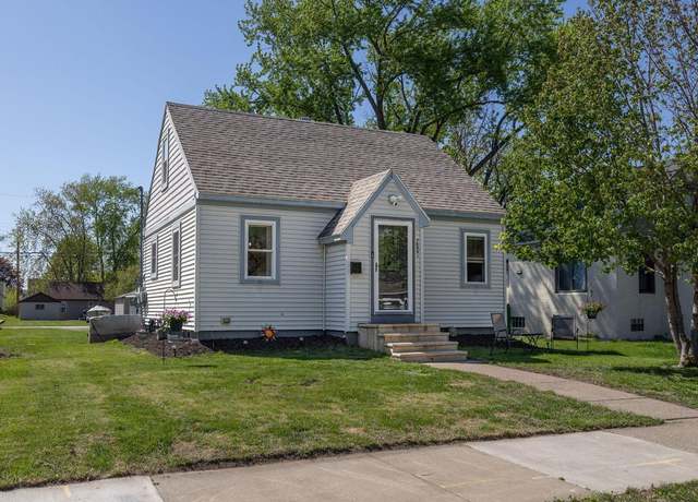 Property at 2801 Harvey St, La Crosse, WI 54603, 3 beds, 1 bath