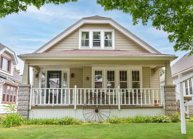 Property at 3256 S 10th St, Milwaukee, WI 53215, 3 beds, 1 bath