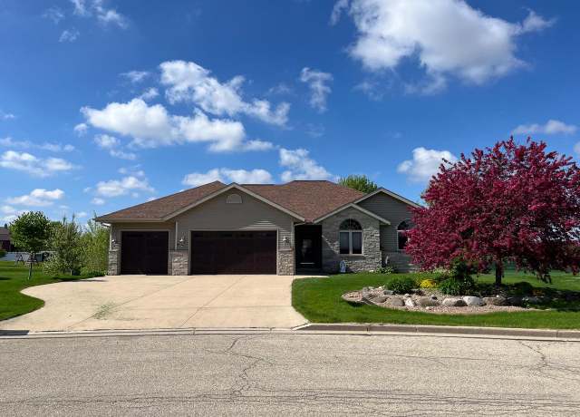 Property at 1349 Carolyn Blvd, Mayville, WI 53050, 4 beds, 3 baths