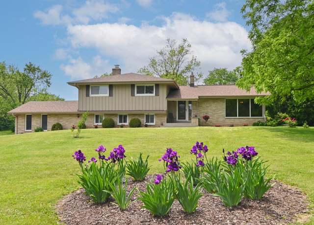 Property at 4735 Meadow View East Vw, Brookfield, WI 53005, 3 beds, 2 baths