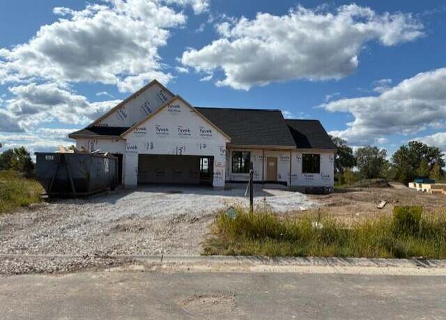 Property at W251N2425 Valleyview Cir, Pewaukee, WI 53072, 3 beds, 2 baths