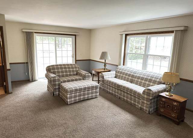Property at 15250 Clifford Ct, Brookfield, WI 53005, 3 beds, 1.5 baths