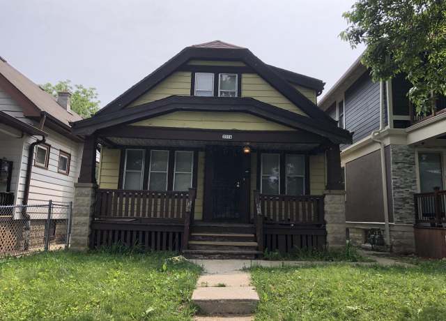 Property at 3716 N Dr William Finlayson St, Milwaukee, WI 53212, 3 beds, 1 bath