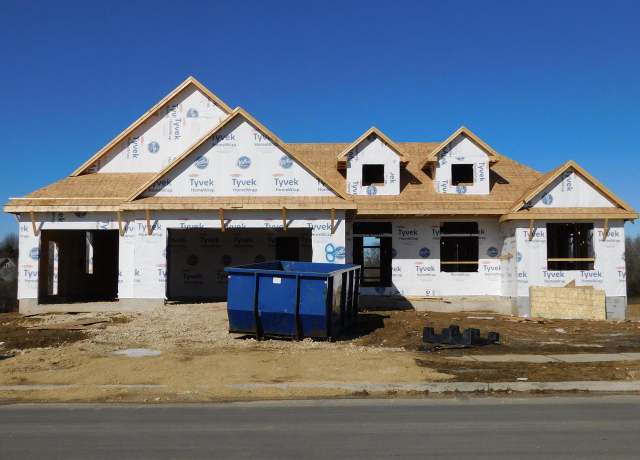 Property at 875 Kohlwey Dr, Grafton, WI 53024, 3 beds, 2 baths