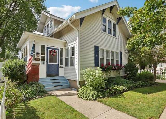 Property at 1116 Dodge St, Lake Geneva, WI 53147, 2 beds, 1.5 baths