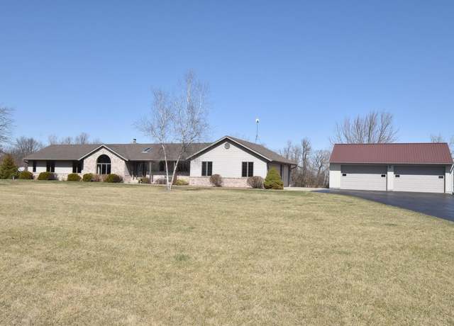 Property at 2966 State Highway 175, Slinger, WI 53086, 3 beds, 2.5 baths