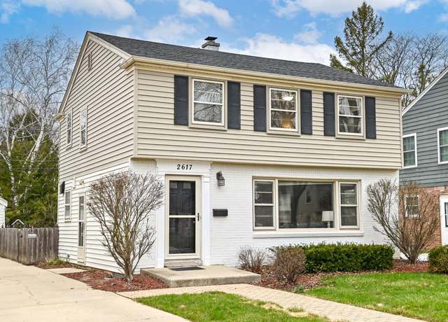 Property at 2617 N 96th St, Wauwatosa, WI 53226, 3 beds, 1.5 baths