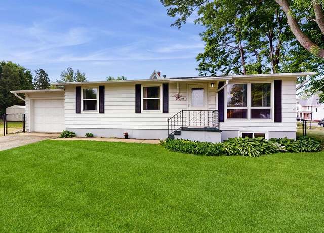 Property at 125 W School St, Sharon, WI 53585, 3 beds, 1 bath