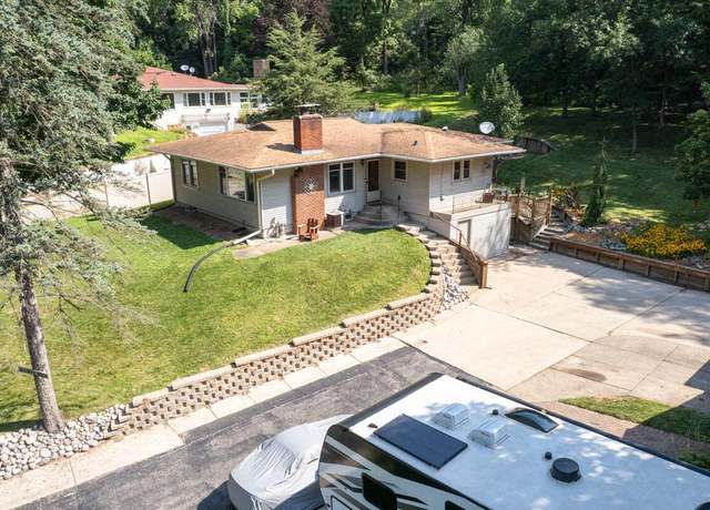 Property at 10 State Road 16, La Crosse, WI 54601, 3 beds, 2 baths