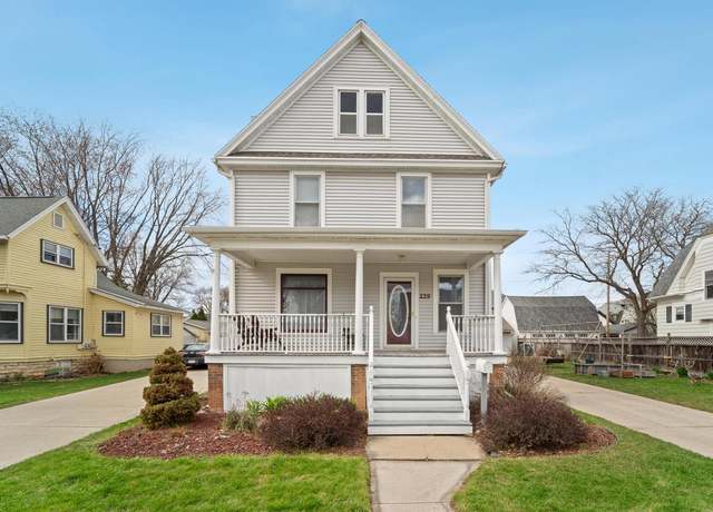 Property at 239 E 2nd St, Fond Du Lac, WI 54935, 4 beds, 1.5 baths