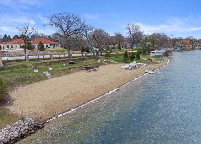 Property at 1620 St Andrews Dr #13, Oconomowoc, WI 53066, 4 beds, 3.5 baths