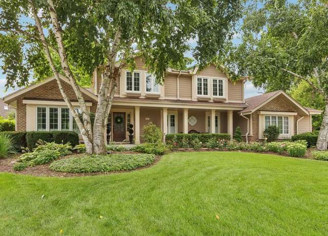 Property at 5631 Gatewood Ln, Greendale, WI 53129, 3 beds, 4 baths