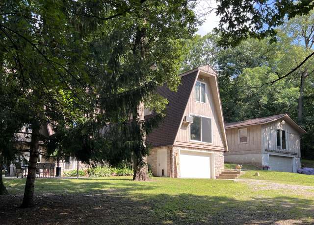 Property at W8550 Us Highway 18, Cambridge, WI 53523, 4 beds, 3 baths
