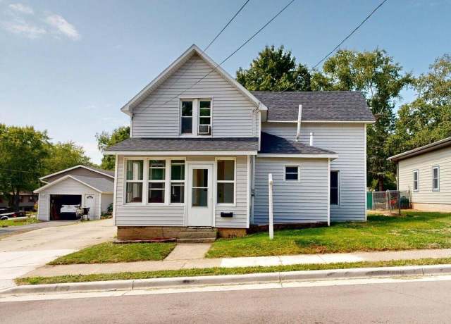 Property at 605 Nelson St, Fort Atkinson, WI 53538, 3 beds, 2 baths