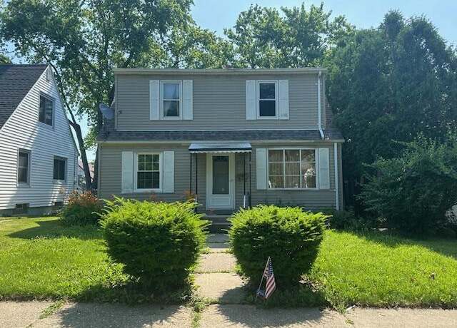 Property at 3728 S 19th St, Milwaukee, WI 53221, 4 beds, 1 bath
