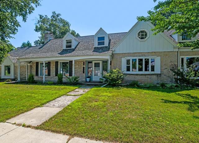 Property at 1117 Waldo Blvd, Manitowoc, WI 54220, 4 beds, 2.5 baths