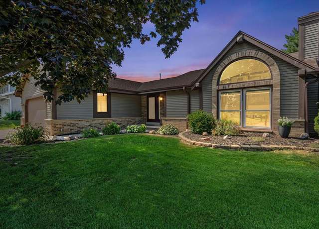 Property at 880 E Elm Rd, Oak Creek, WI 53154, 3 beds, 2 baths